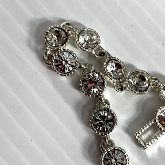 Vintage 1980s Avon SAQ Faceted Crystal Tennis Bracelet Silver Tone Bling - Picture 6 of 7